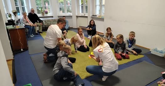 Zaproszenie na warsztaty sensoryczne Jesień łączy w Osieku nad Wisłą
