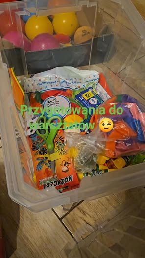 Przygotowania do warsztatów „Pomaluj to” w Osieku nad Wisłą