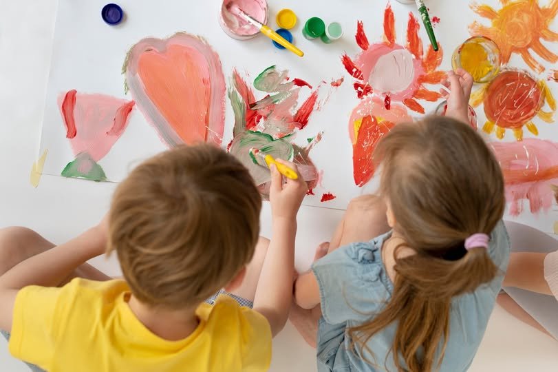 Pomalujmy to razem, cykl spotkań dla dzieci i rodziców w Osieku nad Wisłą